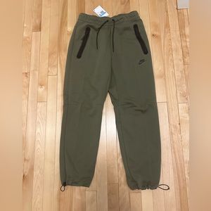 Nike Tech Fleece Jogger sweatpants Size Medium Olive/green/black NEW